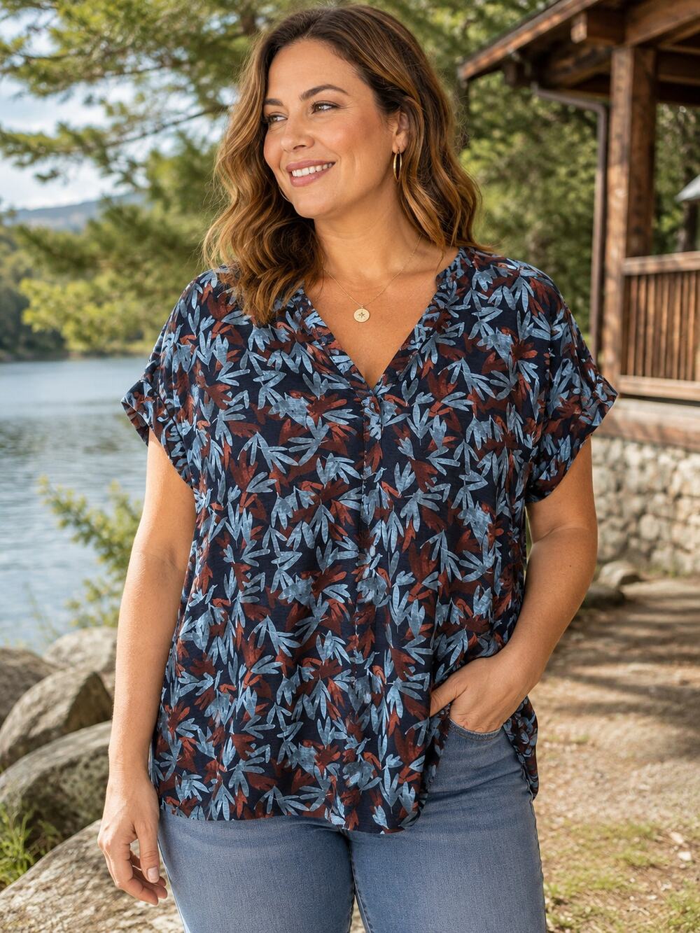 L.L.Bean Women’s 1X Plus Navy Blue Rust Leaf Print V-Neck Top Stretch